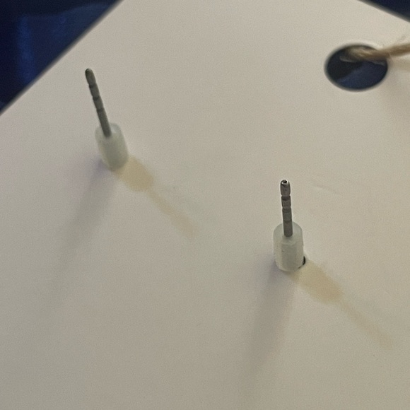 Hang Ten Studs - Picture 3 of 3